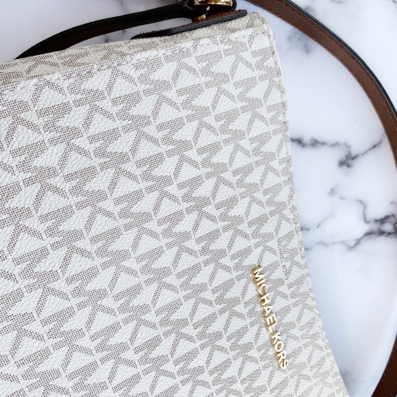 👜💕-NWT Michael Kors Large Messenger Camera Bag - Picture 7 of 7